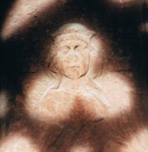 Kopfbildnid der Grabplatte Heinrichs von Mei�en, genannt Frauenlob, im Kreuzgang des Mainzer Doms